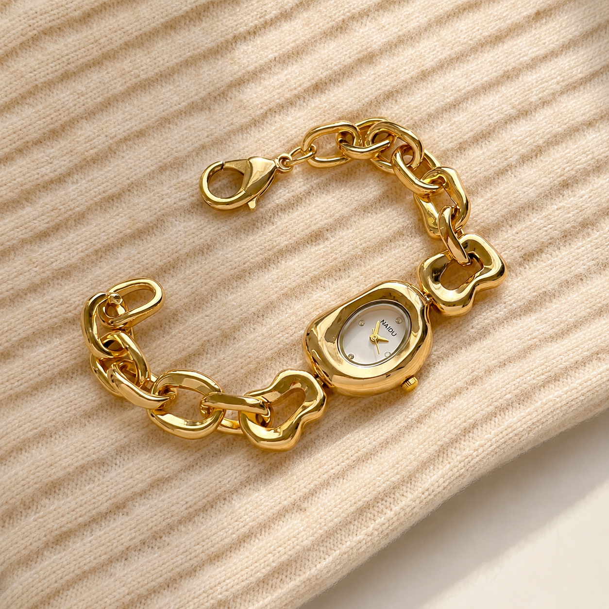 นาฬิกาข้อมือโซ่ทองวินเทจ (Vintage Gold Chain Watch)