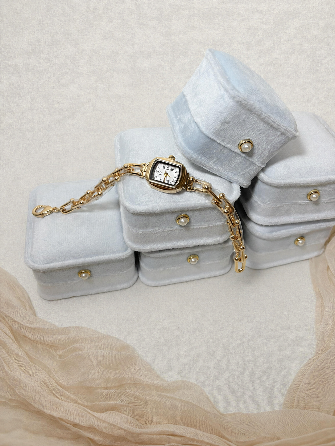 Vintage Gold Chain Watch | นาฬิกาข้อมือสายโซ่สีทองวินเทจ