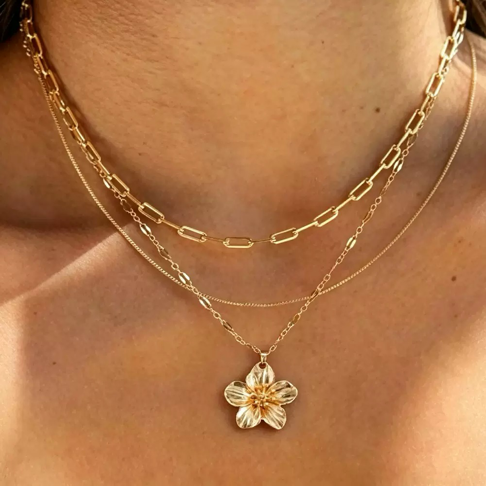 Golden Blossom Layered Necklace | สร้อยคอเลเยอร์จี้ดอกไม้สีทอง