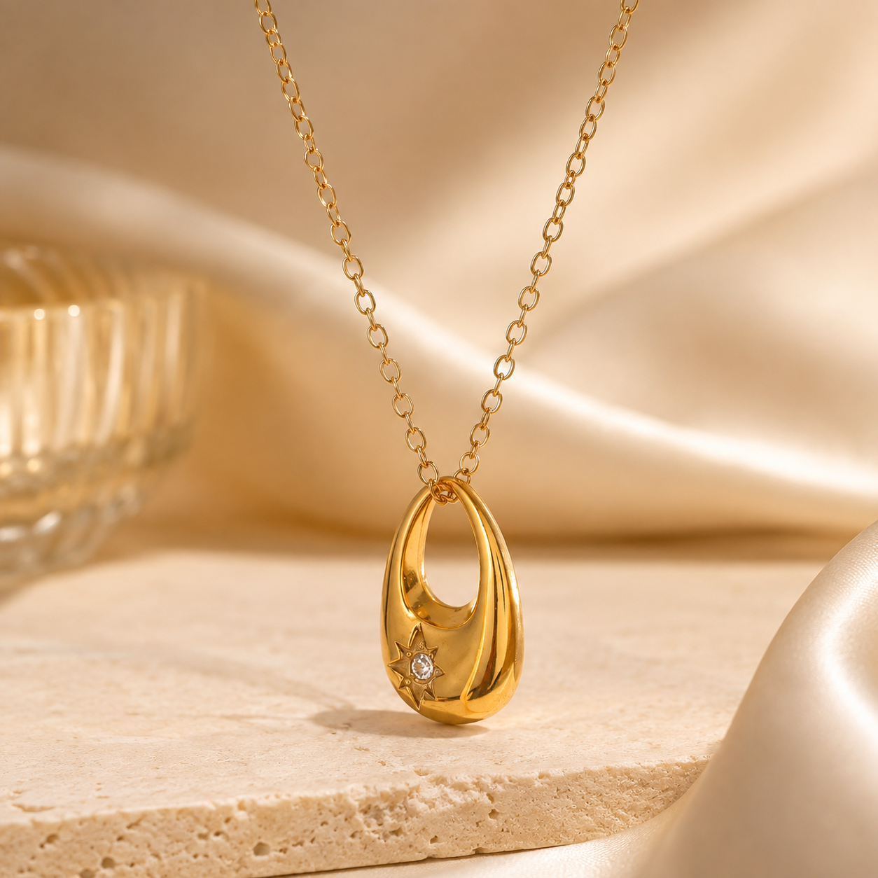 Luna Drop Necklace สร้อยคอหยดน้ำ