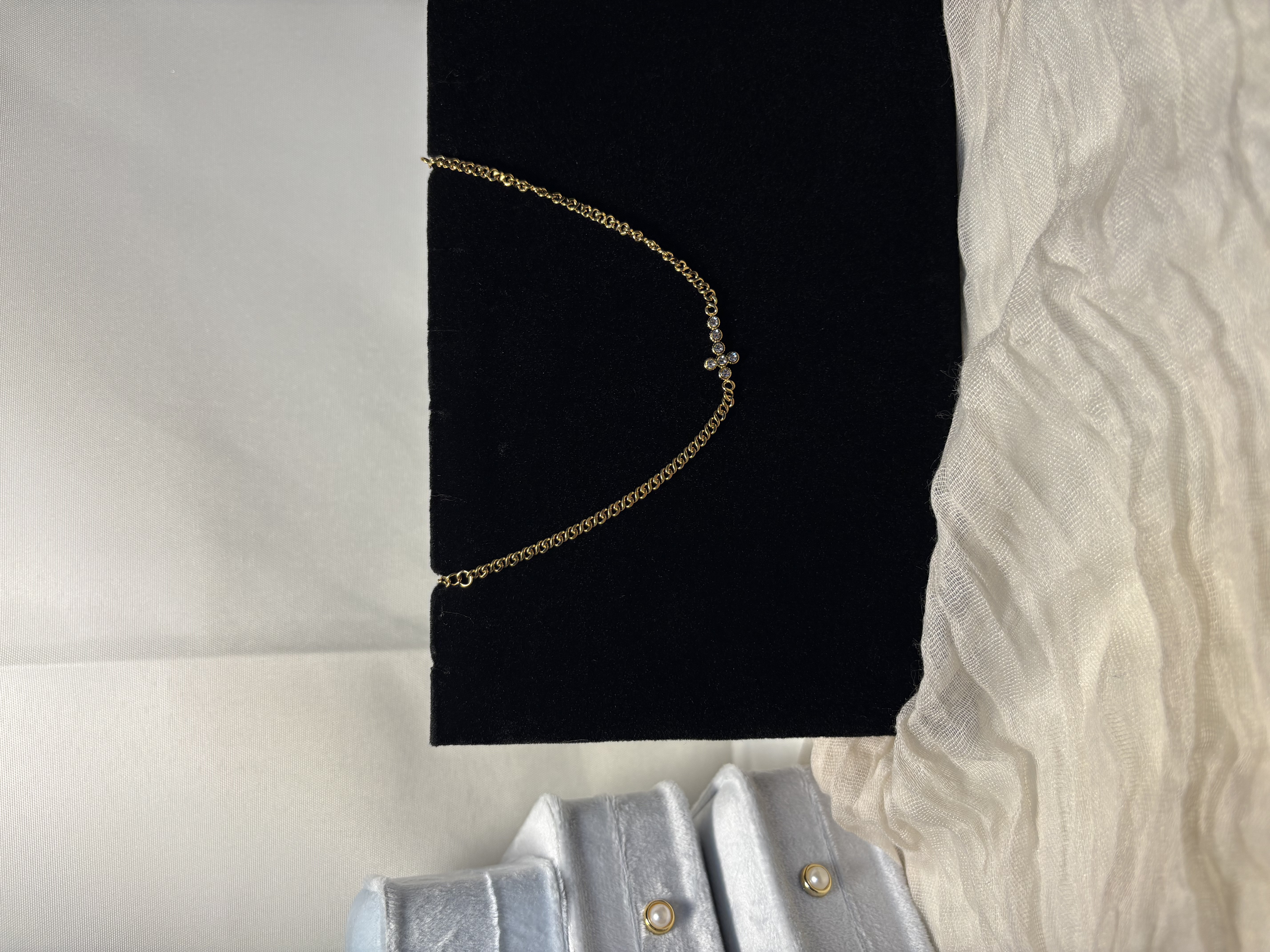 Crystal Cross Gold Bracelet | กำไลข้อมือโซ่จี้กางเขนคริสตัล — 2