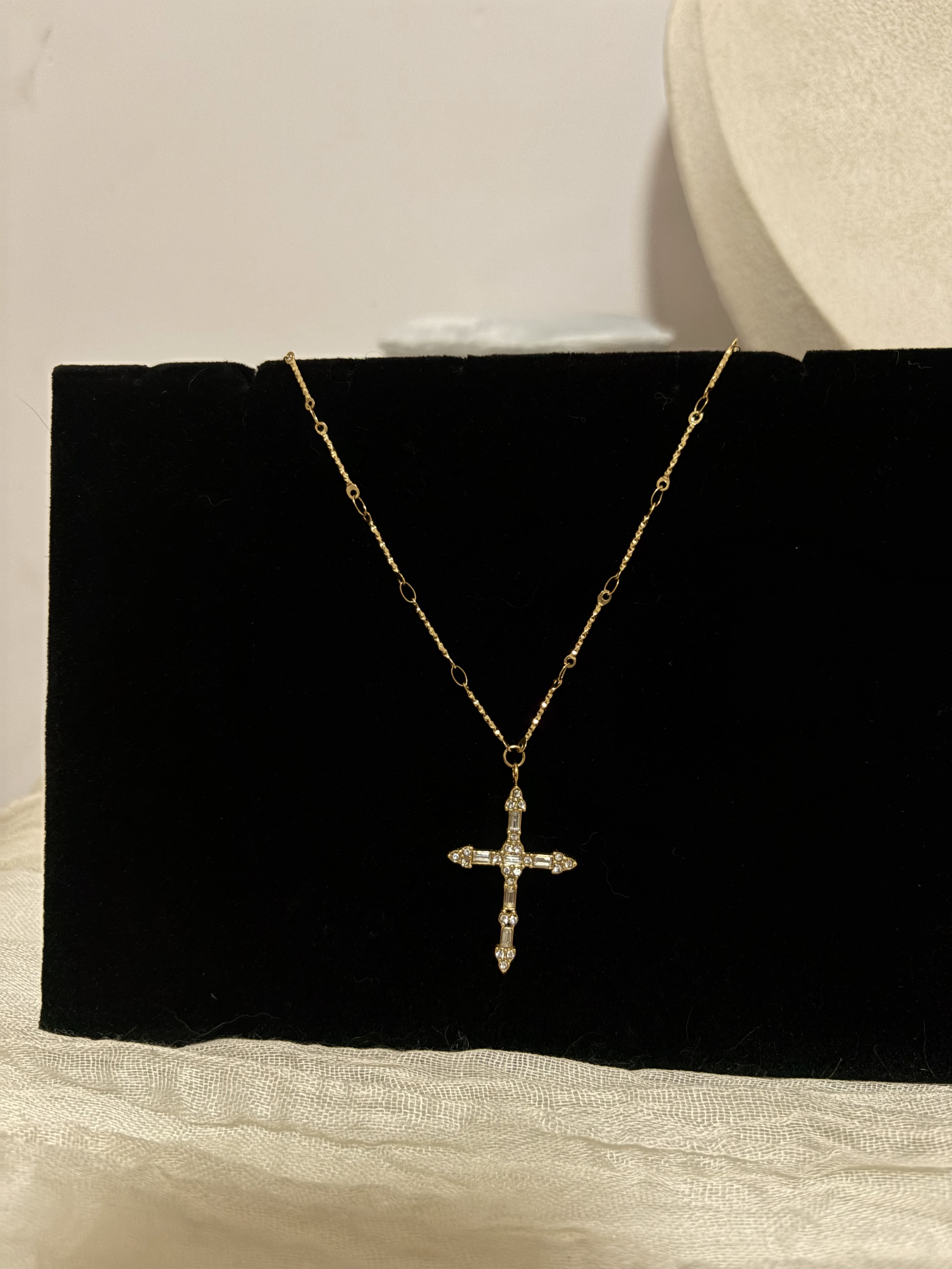 Crystal Cross Pendant Necklace | สร้อยคอจี้กางเขนคริสตัล