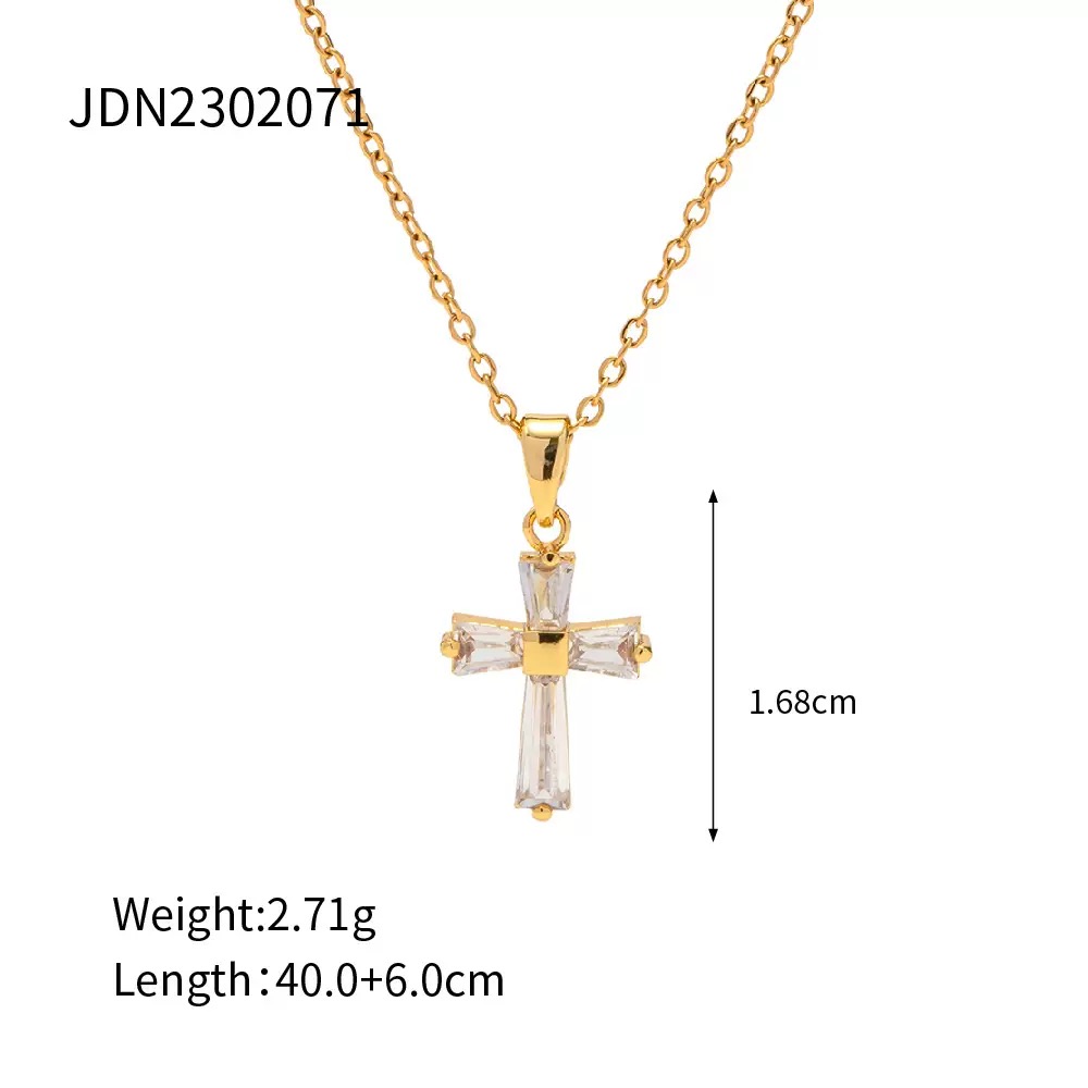 olden Crystal Cross Necklace | สร้อยคอจี้ไม้กางเขนคริสตัลสีทอง — 2