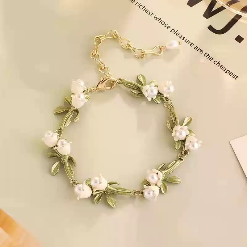 Lily Blossom Bracelet สร้อยข้อมือดอกลิลลี่