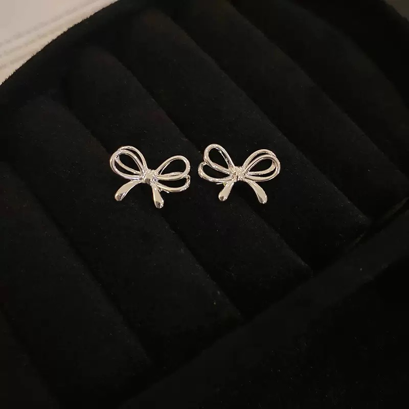 Minimal Bow Earrings ต่างหูโบว์