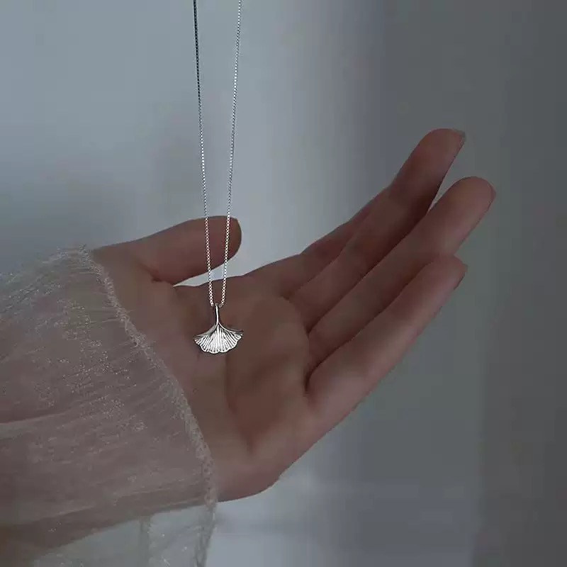 Ginkgo Leaf Necklace สร้อยคอใบแปะก๊วย — 2