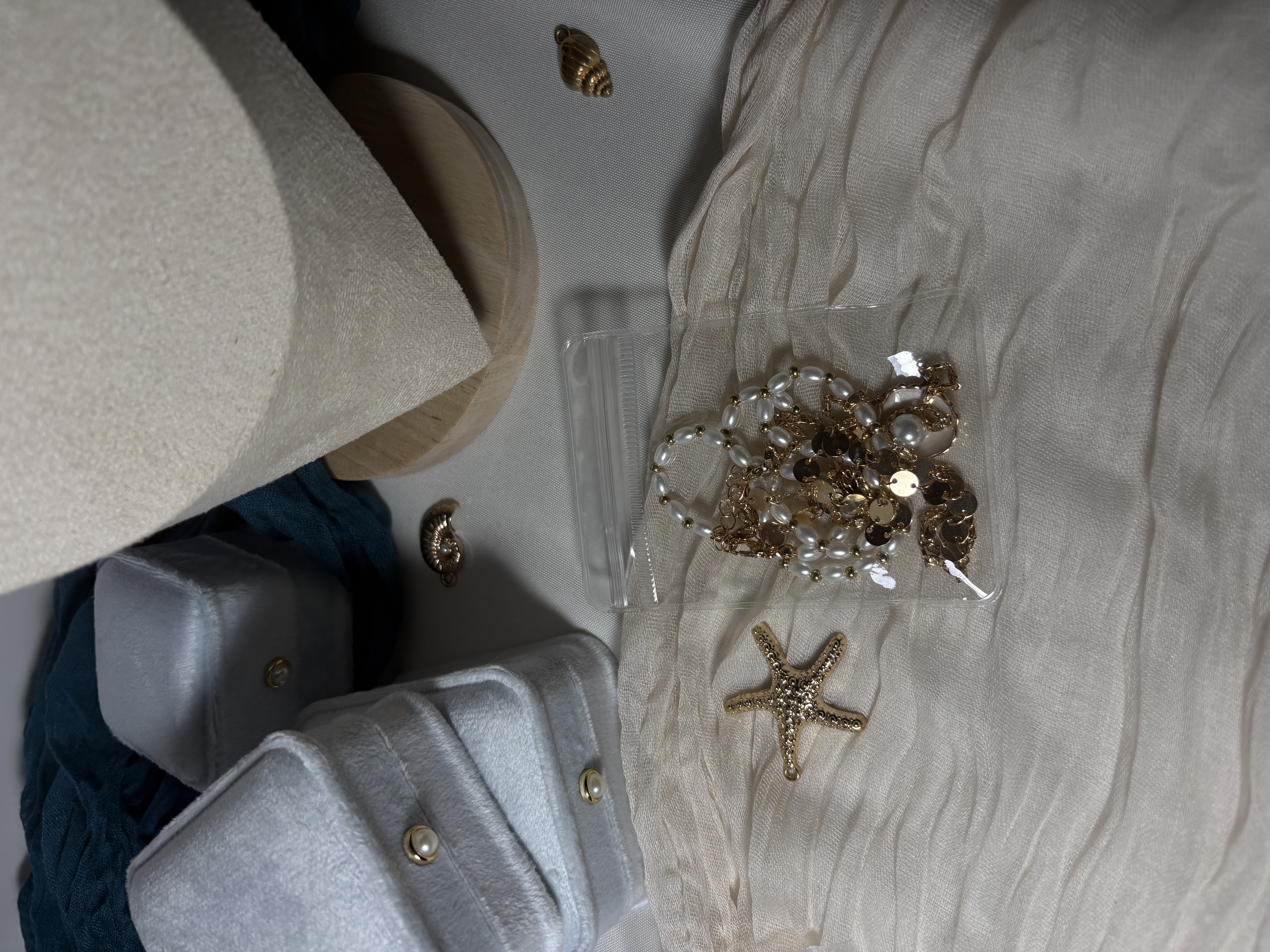 สร้อยคอเลเยอร์มุกและเปลือกหอย (Pearl Shell Layered Necklace) — 3