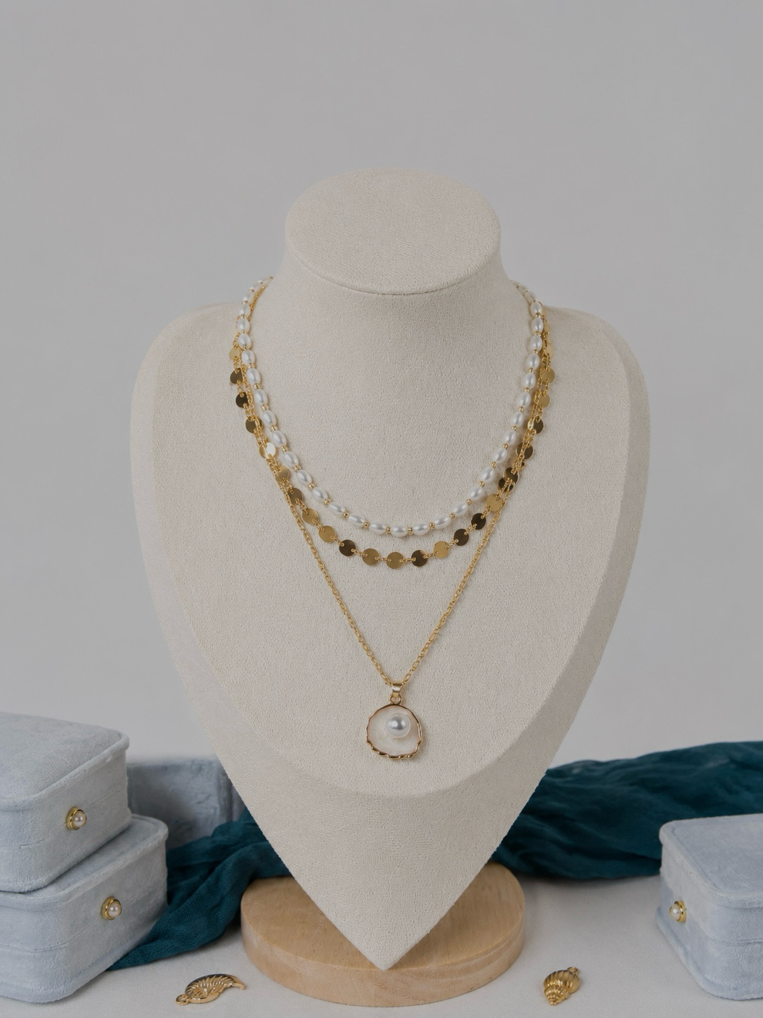 สร้อยคอเลเยอร์มุกและเปลือกหอย (Pearl Shell Layered Necklace) — 2