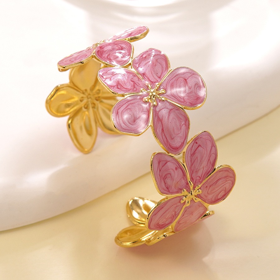 Pink Blossom Statement Cuff | กำไลข้อมือดอกไม้สีชมพู
