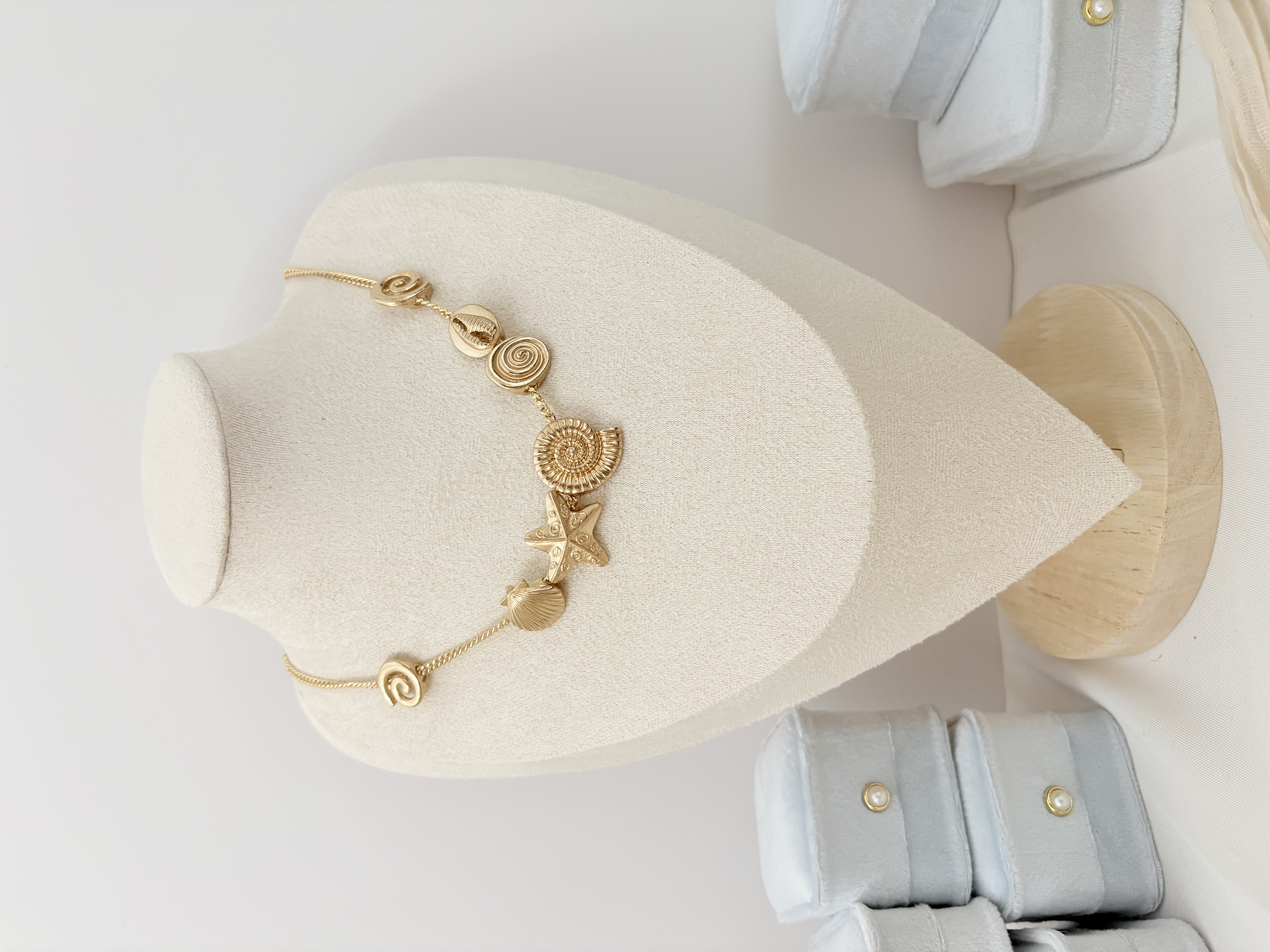 Stainless steelGolden Ocean Charm Necklace | สร้อยคอชาร์มท้องทะเลสีทอง