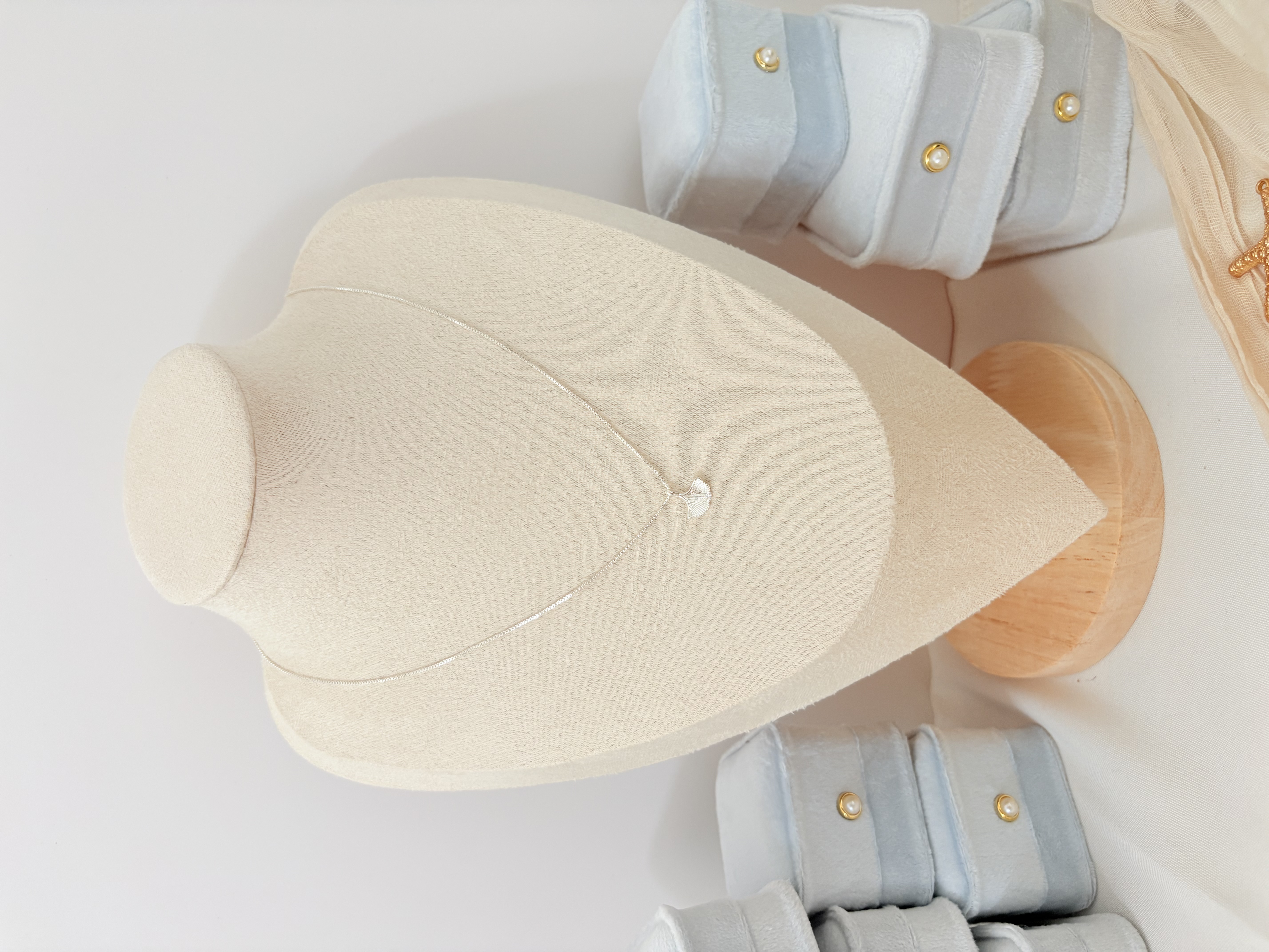 Ginkgo Leaf Necklace สร้อยคอใบแปะก๊วย — 2